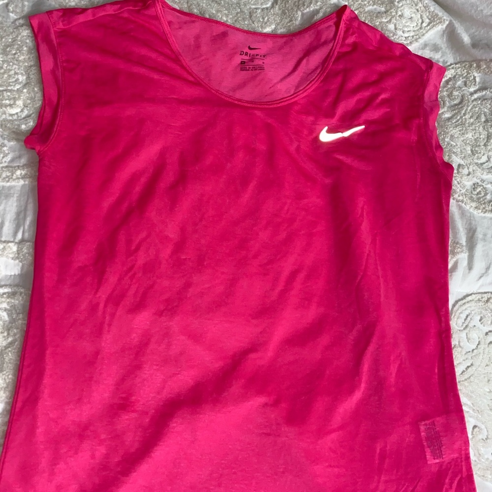 3 for $20! EUC Nike Top
